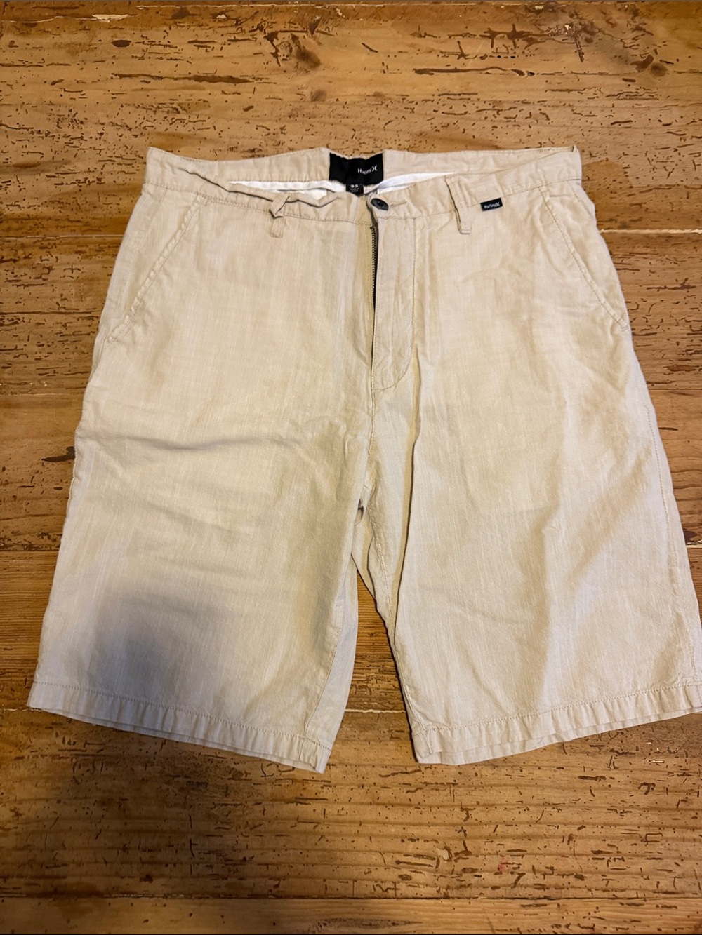 Hurley Men's Light Beige Flat Front, Knit Shorts. Beachwear 9” inseam
